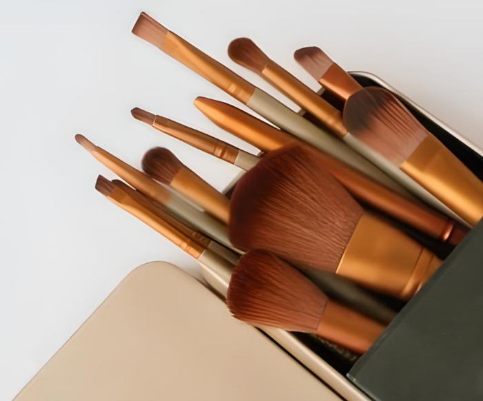 12pc Brush Set With Metal Storage Case