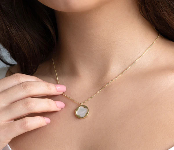 Diamond Style London - Pearl Clover Pendant in Gold plating Necklace