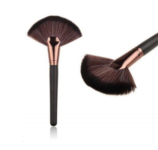 Large Fan Makeup Brush – Black Handle with Rose Gold Ferrule