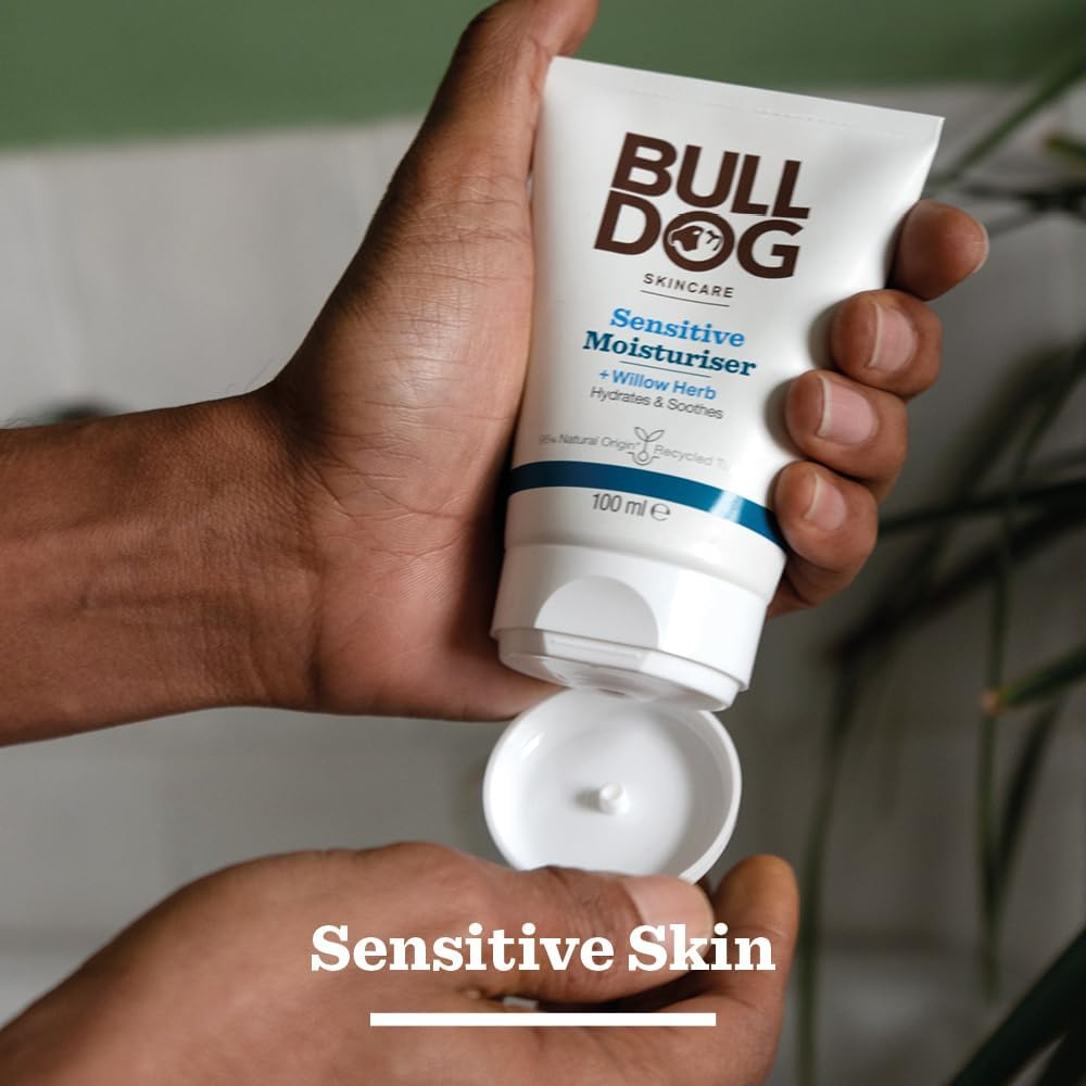 Bulldog Sensitive Moisturiser Cracker