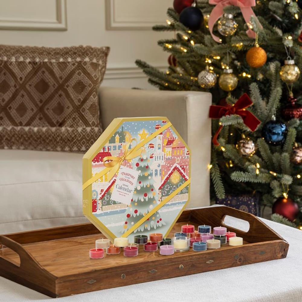 Yankee Candle Advent Calendar - 24 Tea Lights, 1 Tea Light Holder, Passport to the Holidays