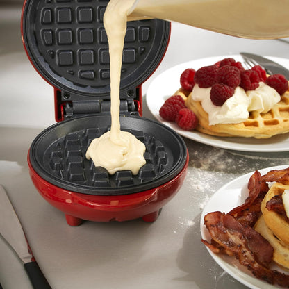 Giles & Posner Mini Waffle Maker