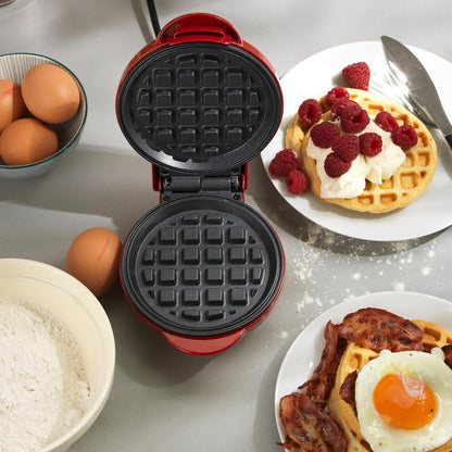 Giles & Posner Mini Waffle Maker