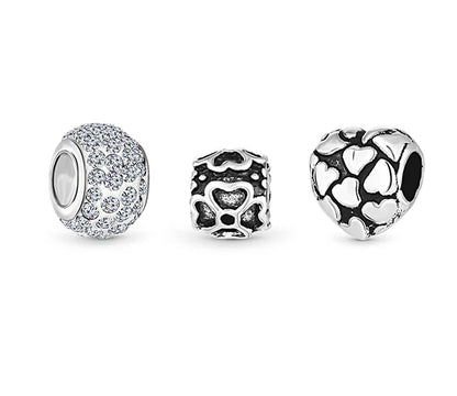 Diamond Style London - Charm bracelet with central heart and moon charms (Item code: Charmbraheartgold)