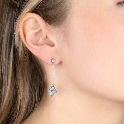 Diamond Style London - Clover Drop Earrings in Silver (Item code: Cloverdropearr)