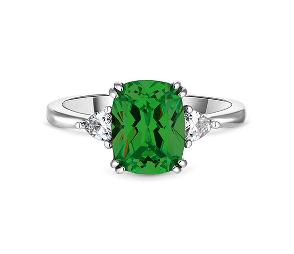 Diamond Style London - Emerald cut emerald ring in rhodium plating in siz (Item code: Emeraldring6)