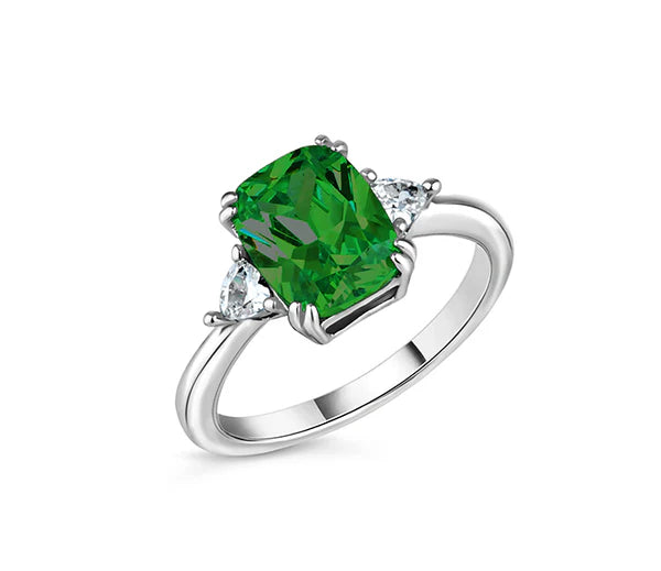 Diamond Style London - Emerald cut emerald ring in rhodium plating in siz (Item code: Emeraldring6)