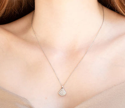 Diamond Style London - Fan pendant with crystals in rhodium plating (Item code: Fanpencrystal)