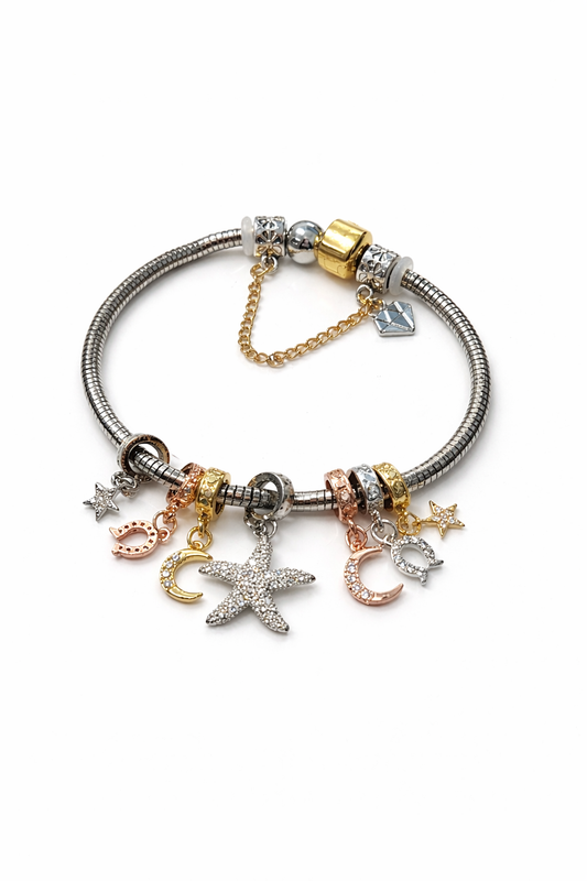 Diamond Style London - Charm Bracelet with Central Star, Moon & Horse Shoe Charms